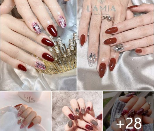 21 Functional Red Almond Nail Designs for Everyday Ease
